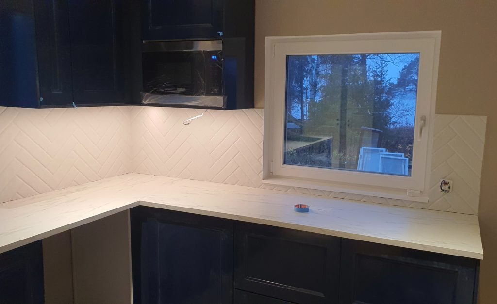 Kakel- & golvläggning i Stockholm - Underlaget förberett och tätskiktet applicerat.