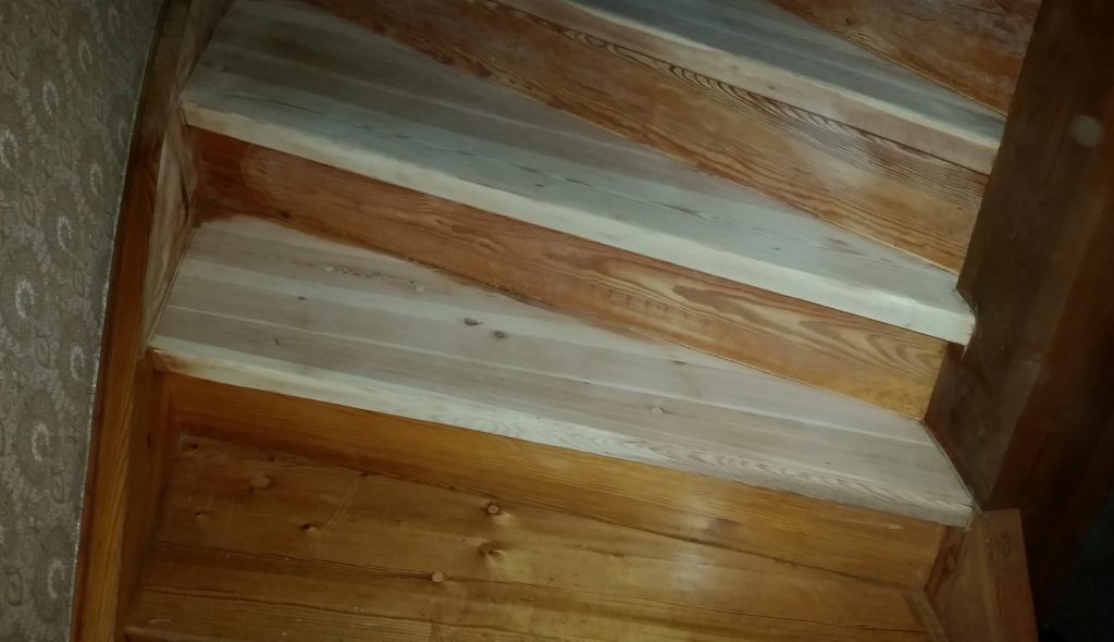 Trapprenovering i Stockholm - Räcke och vang renoverade och förstärkta.