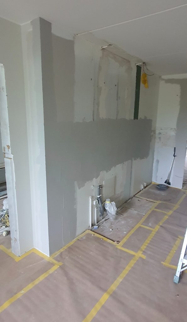 Köksmontering i Stockholm - Diskho och blandare installerade och anslutna.
