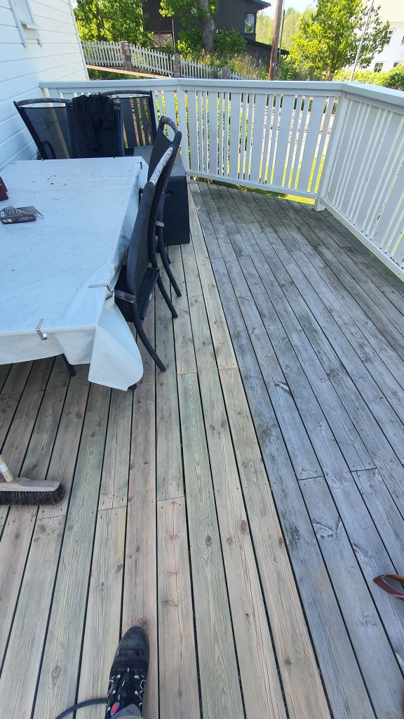Terrasser i Stockholm - Terrassen anpassad efter tomtens nivåskillnader.