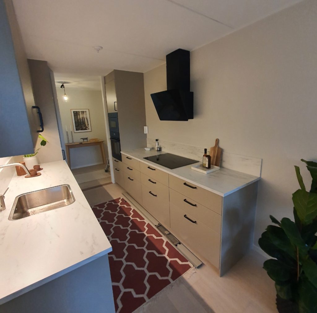 Köksmontering i Stockholm - Det färdiga köket - funktionellt, prydligt och redo att användas.